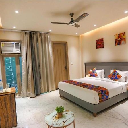 Hotel Global Corporate 诺伊达 外观 照片