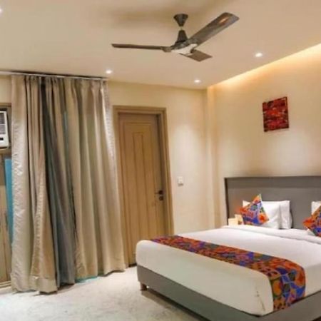 Hotel Global Corporate 诺伊达 外观 照片